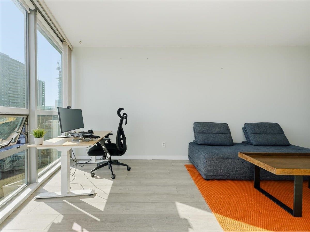 1710-14 Begbie Street - 4