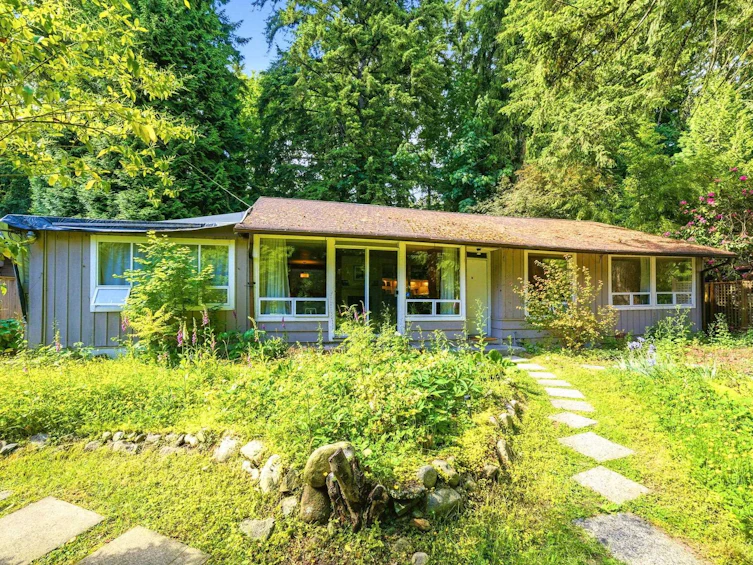 1463 Avonlynn Crescent, North Vancouver, BC, V7J 2V2