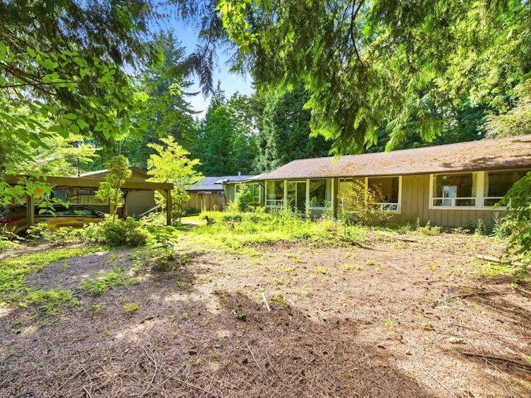 1463 Avonlynn Crescent, North Vancouver, BC, V7J 2V2 - 2