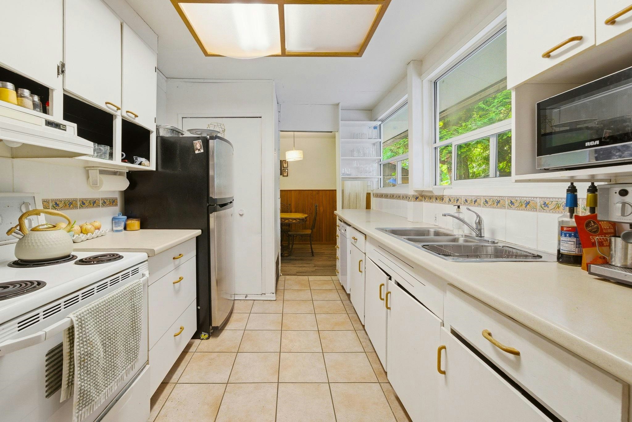 1463 Avonlynn Crescent, North Vancouver, BC, V7J 2V2 - 5