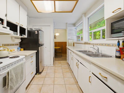 1463 Avonlynn Crescent - 5
