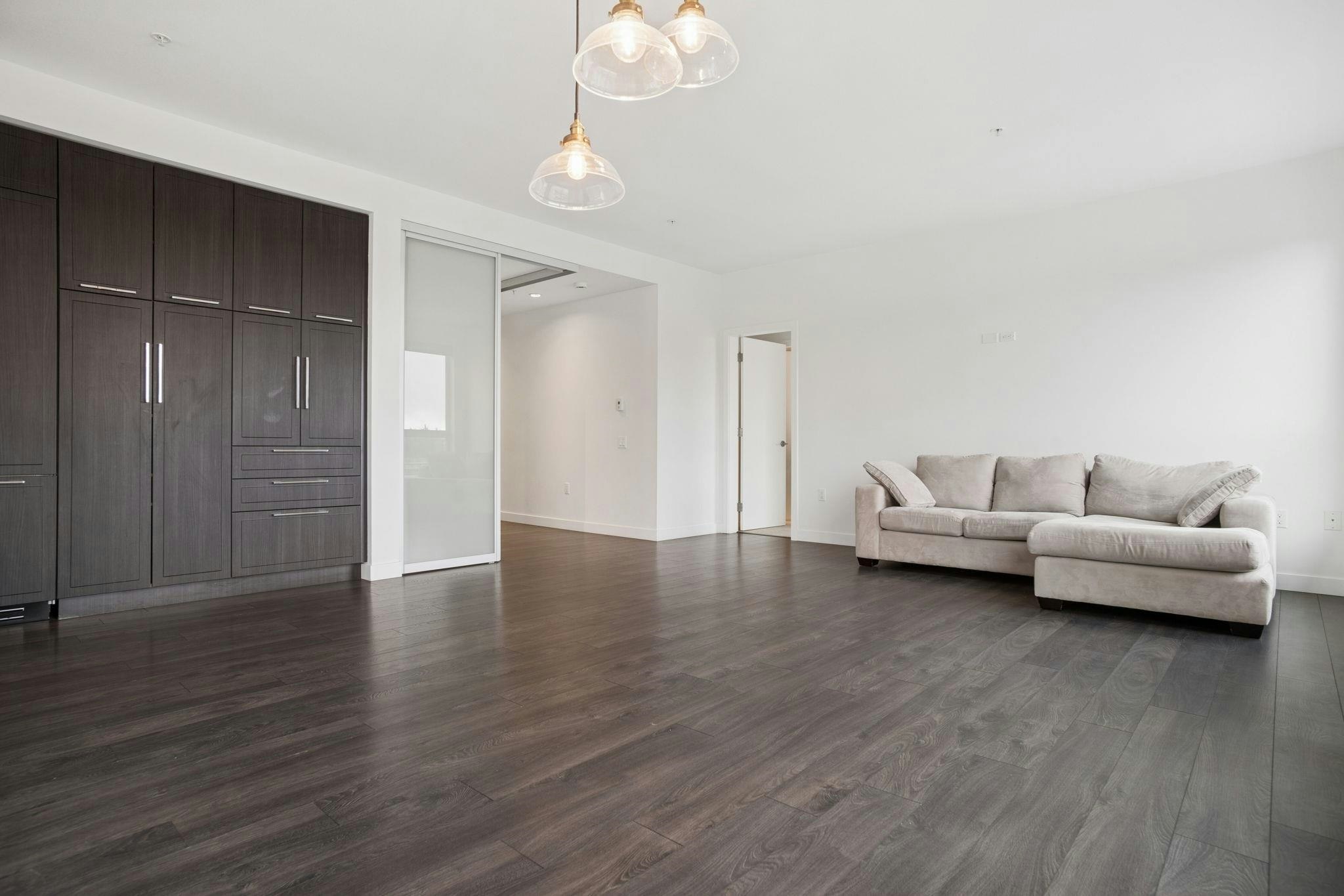 608-6677 Cambie Street, Vancouver, BC, V6P 0E6 - 2