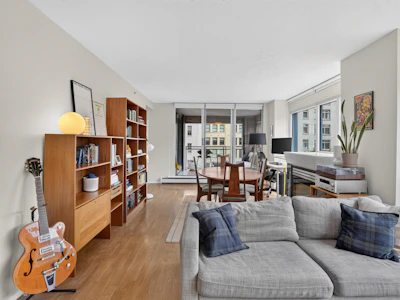 602-183 Keefer Place - 4