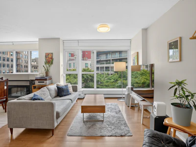 602-183 Keefer Place - 3