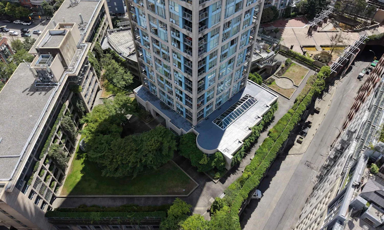 602-183 Keefer Place
