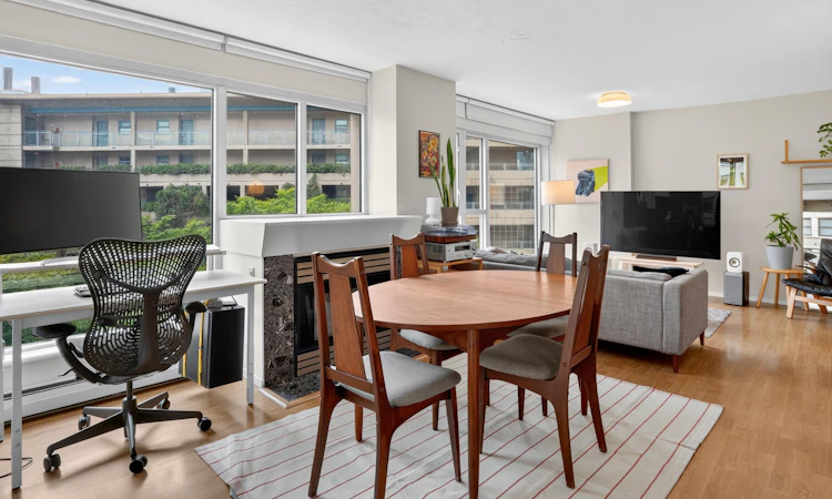 602-183 Keefer Place