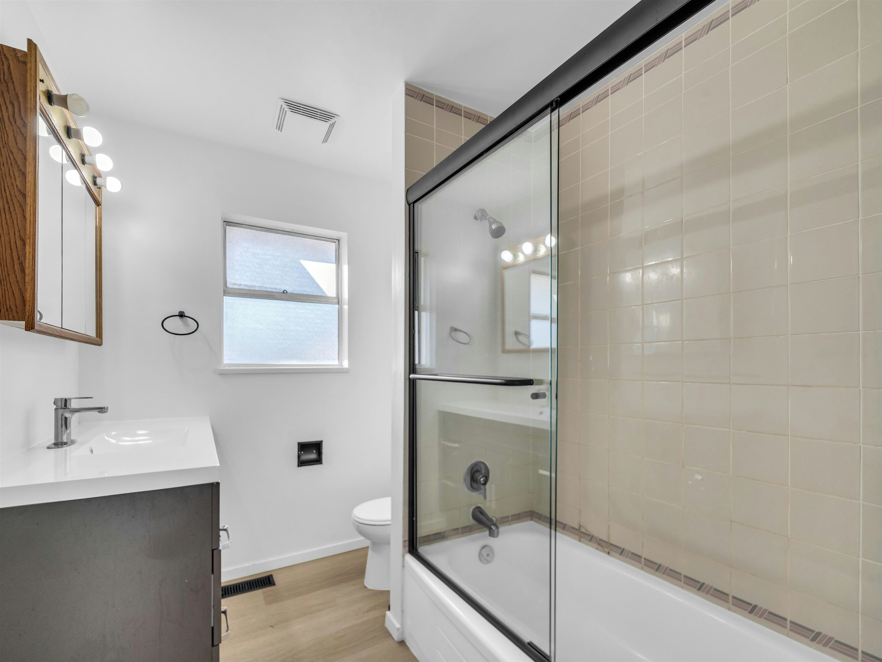 1640 Spray Avenue, Coquitlam, BC, V3J 5Y6 - 11