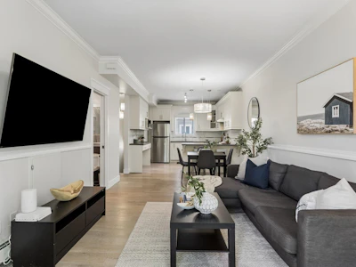 203-3488 Sefton Street - 5