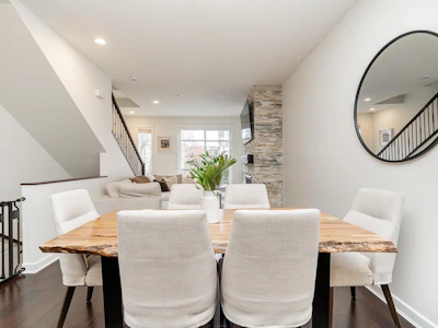 44-8068 207 Street - 5