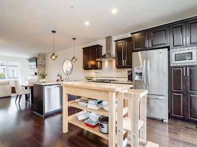 44-8068 207 Street - 4