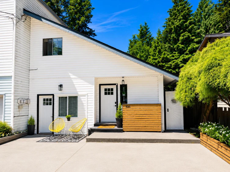 41741 Dogwood Place, Squamish, BC, V8B 1G5