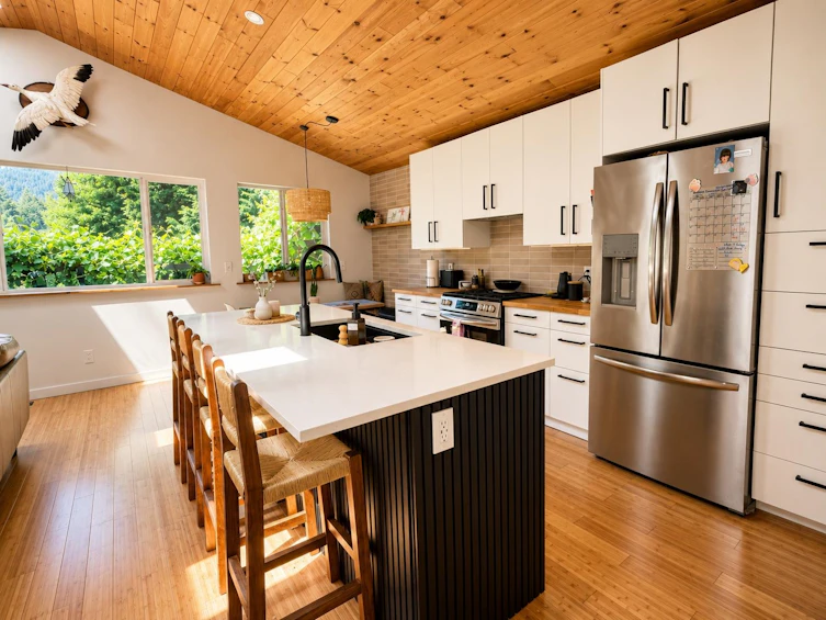 41741 Dogwood Place, Squamish, BC, V8B 1G5 - 2