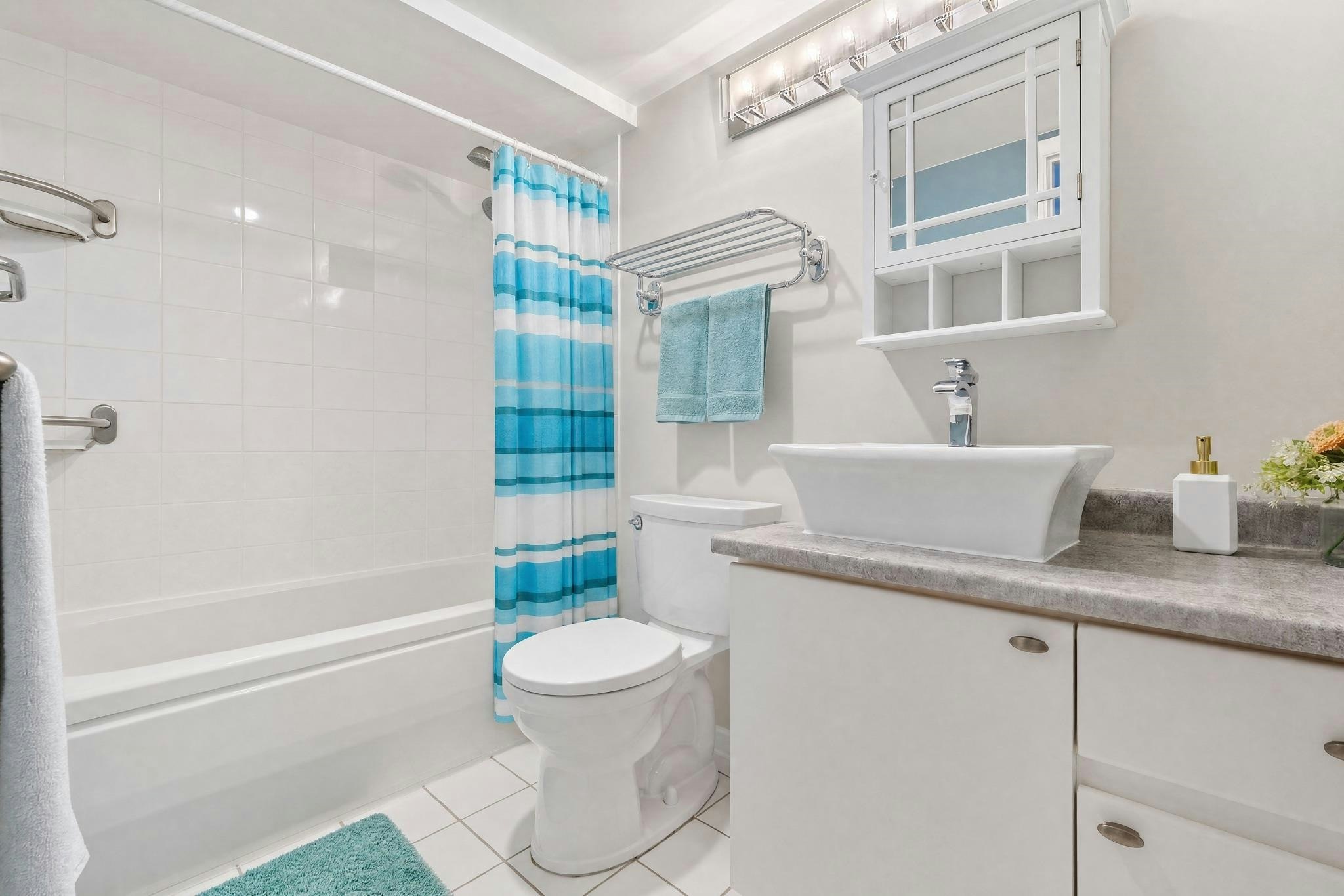 B901-1331 Homer Street, Vancouver, BC, V6B 5M5 - 16