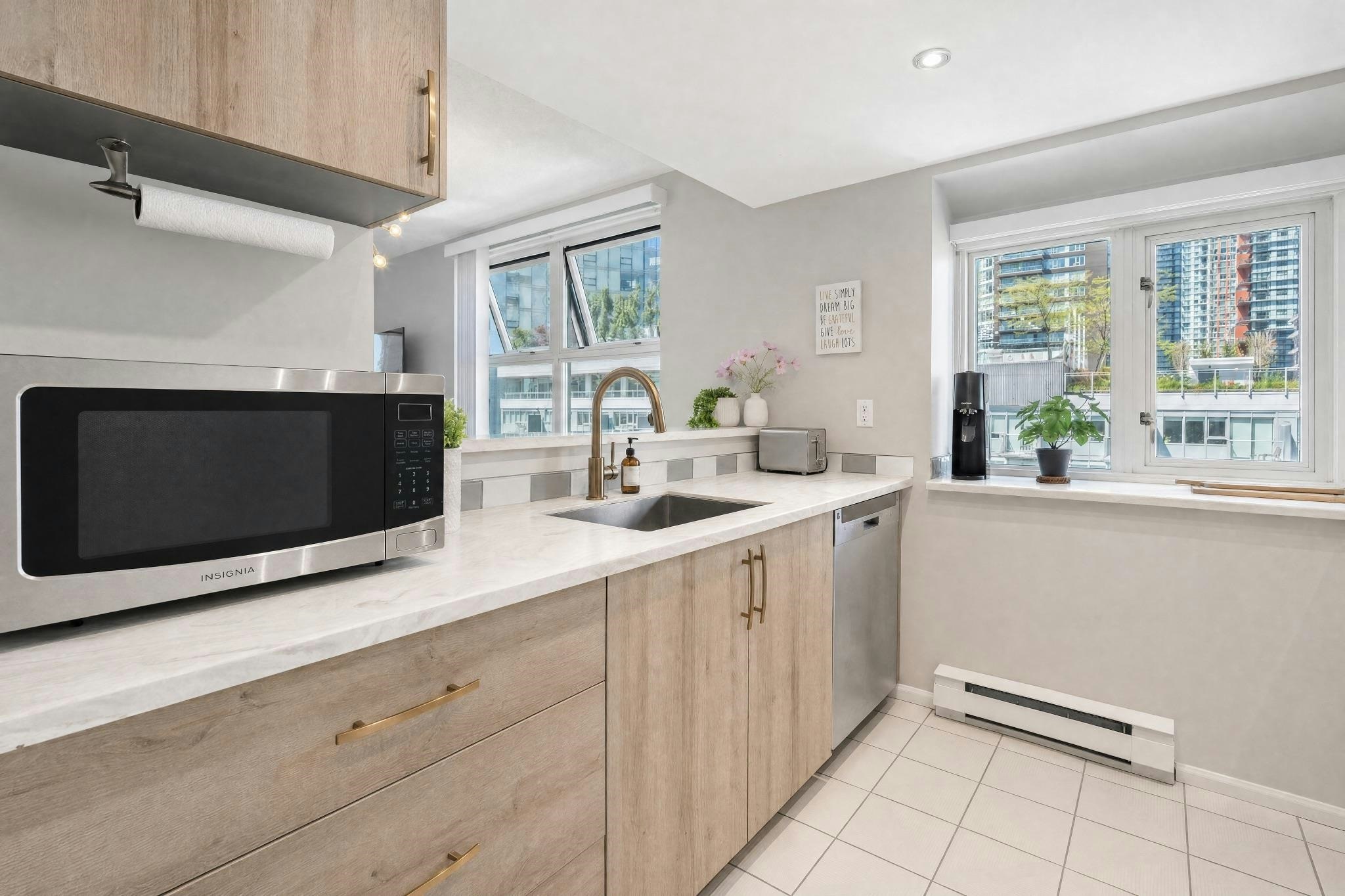 B901-1331 Homer Street, Vancouver, BC, V6B 5M5 - 13