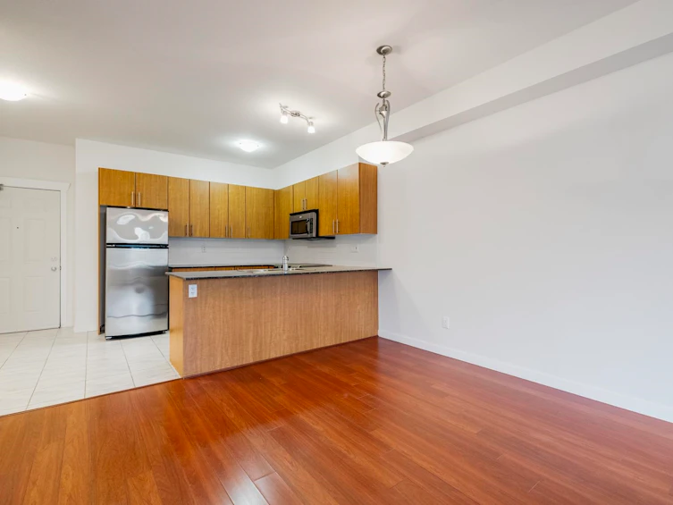 403-2488 Kelly Avenue, Port Coquitlam, BC, V3C 1Y4 - 8