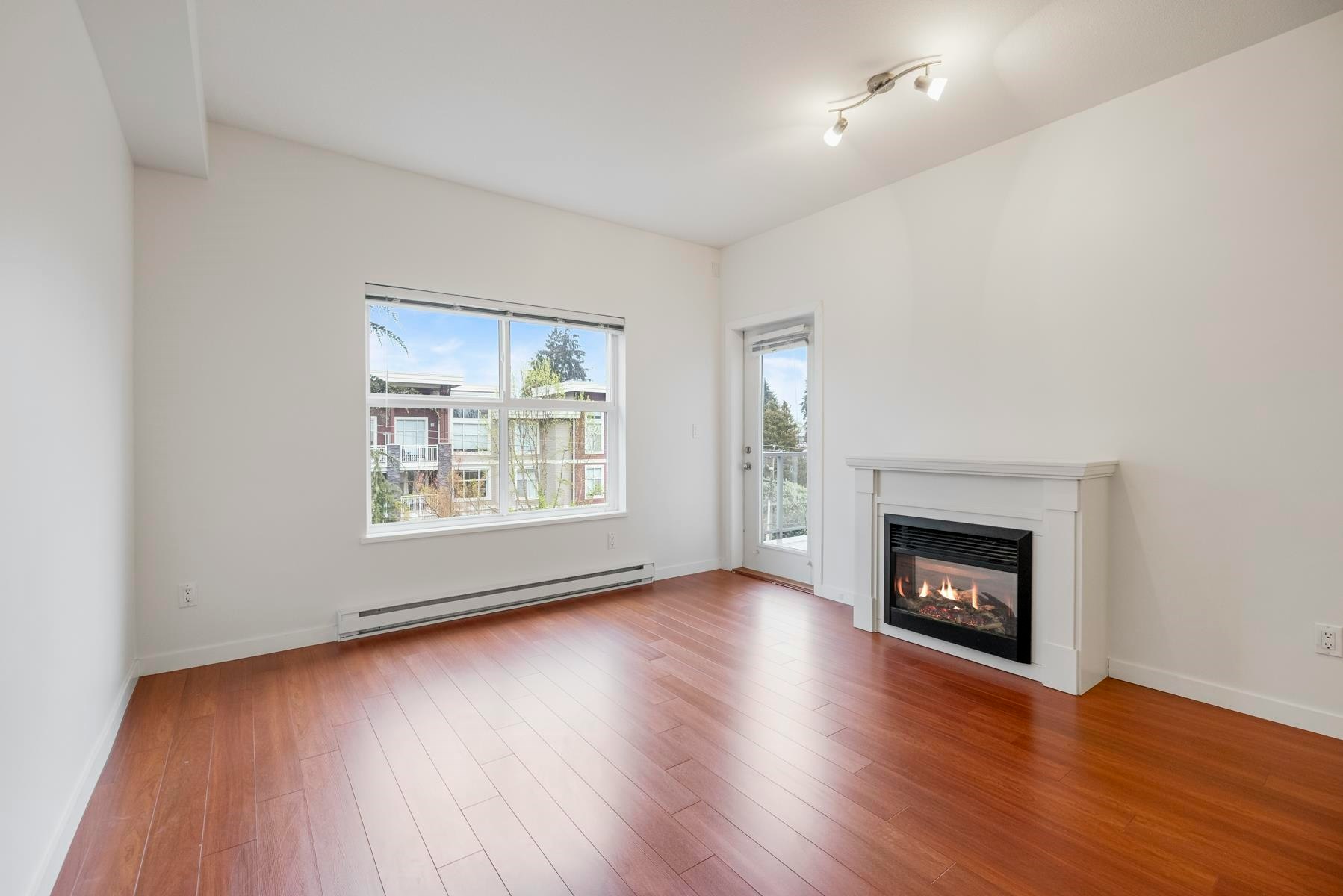 403-2488 Kelly Avenue, Port Coquitlam, BC, V3C 1Y4 - 3