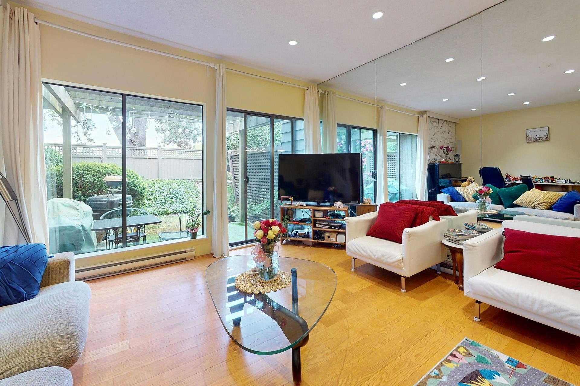 18-10391 No. 3 Road, Richmond, BC, V7A 4V2
