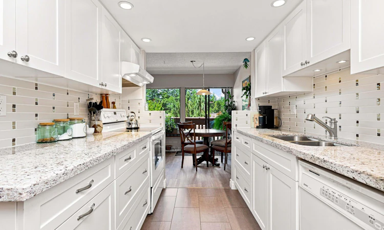 1059 Old Lillooet Road