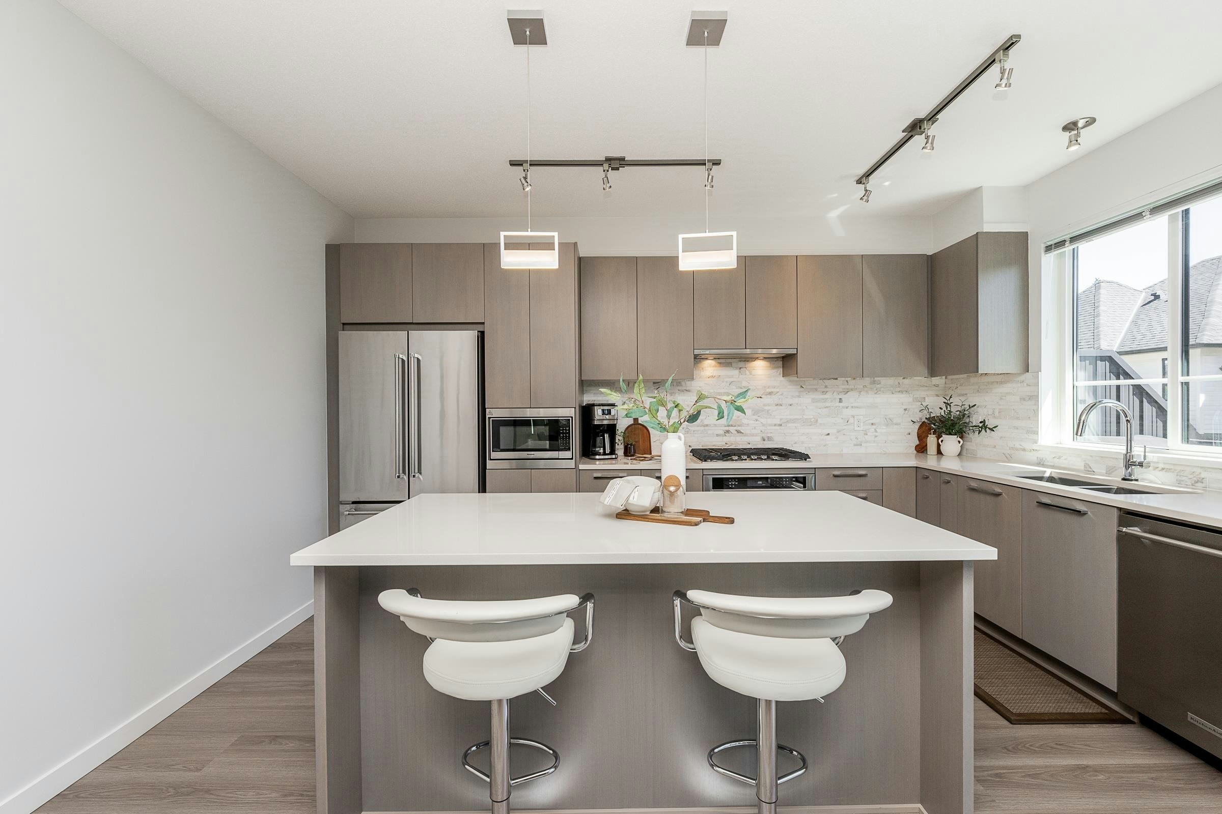 108-3500 Burke Village Promenade, Coquitlam, BC, V3E 0N2 - 8