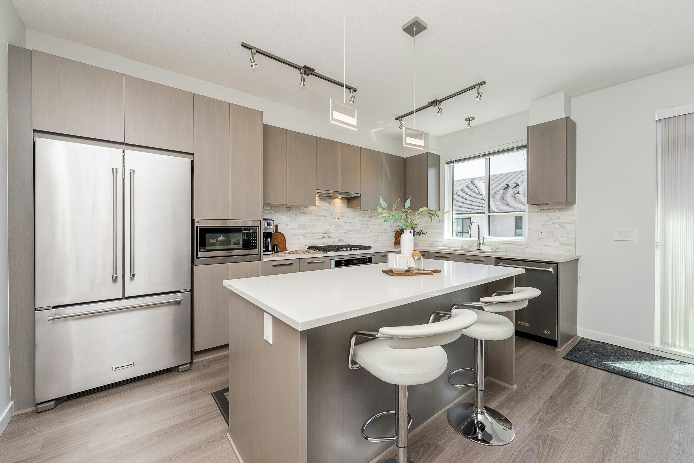 108-3500 Burke Village Promenade, Coquitlam, BC, V3E 0N2 - 7