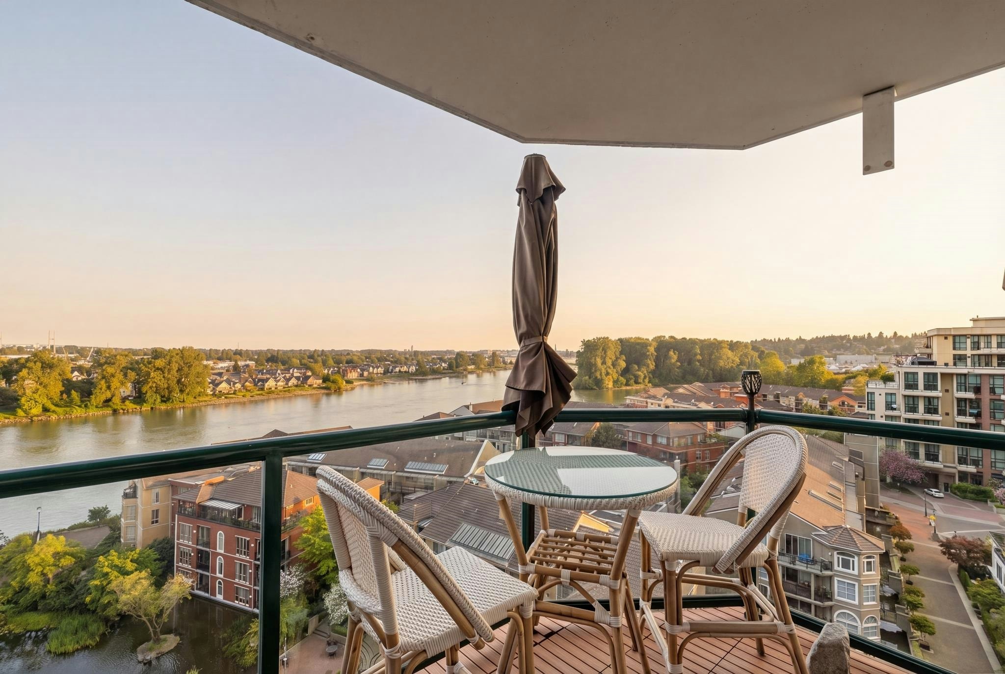 1208-10 Laguna Court, New Westminster, BC, V3M 6W3 - 2