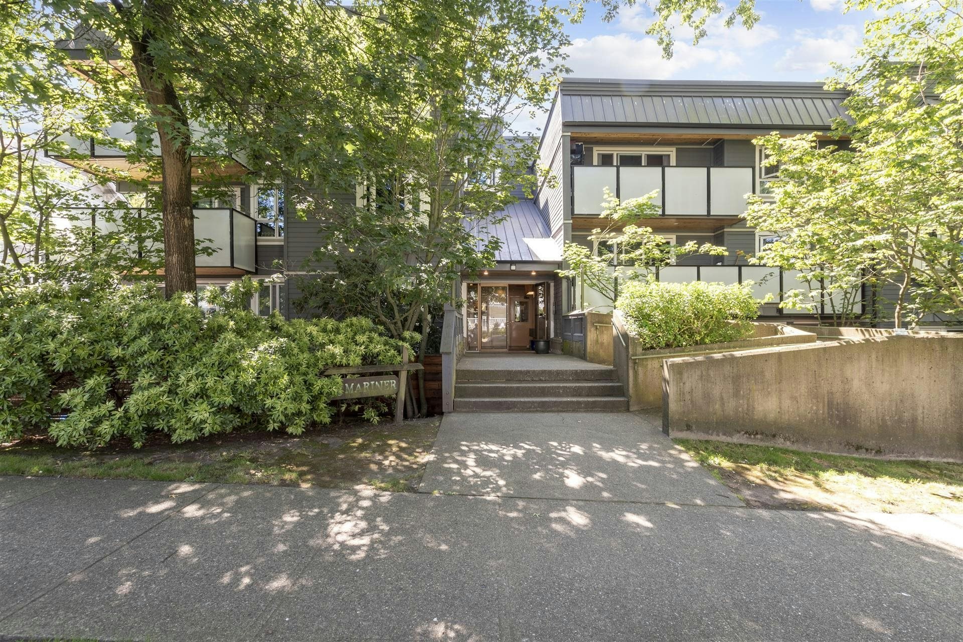 302-2328 Oxford Street, Vancouver, BC, V5L 1G3