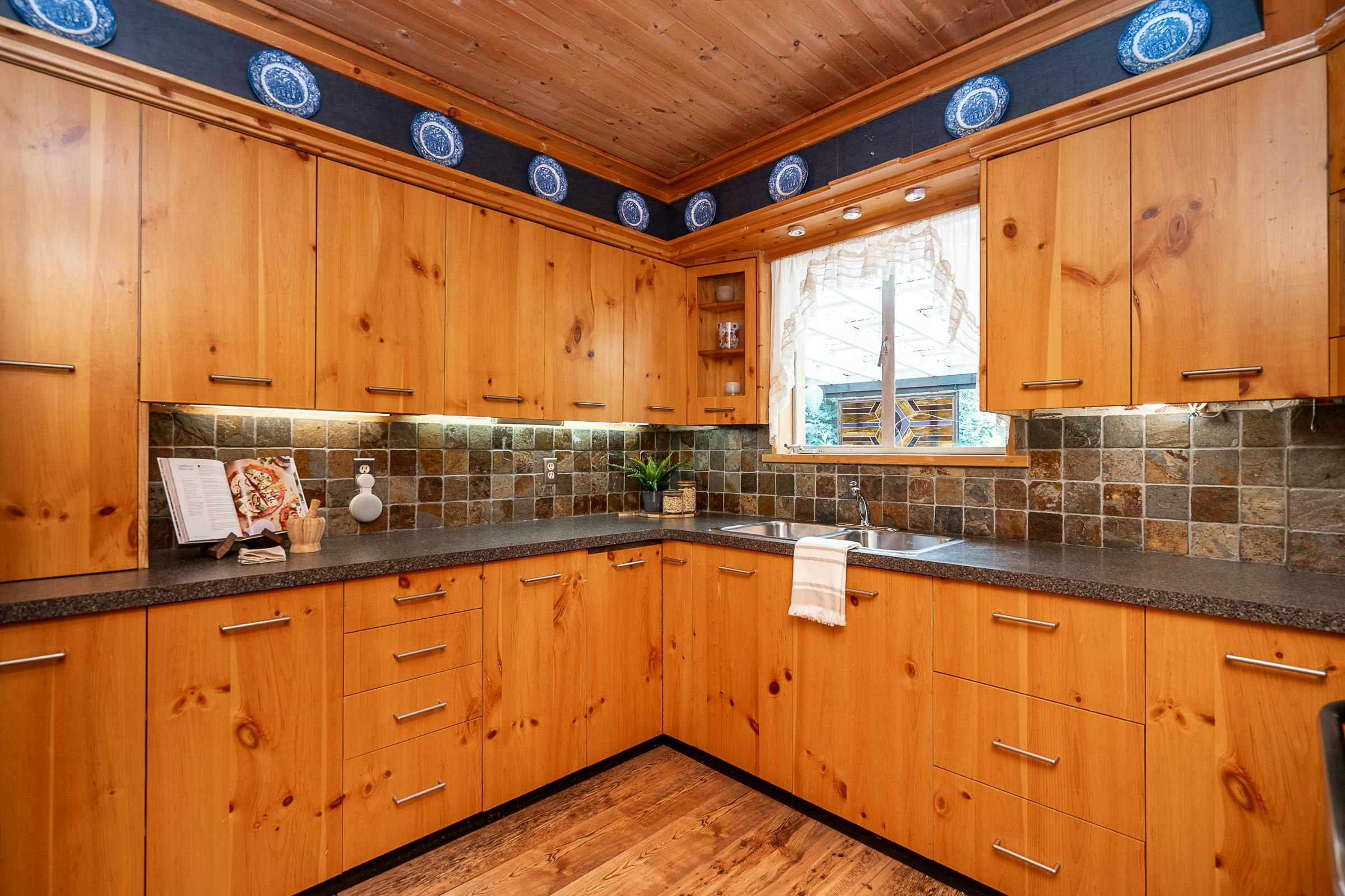 3554 Hastings Street, Port Coquitlam, BC, V3B 4N4 - 9