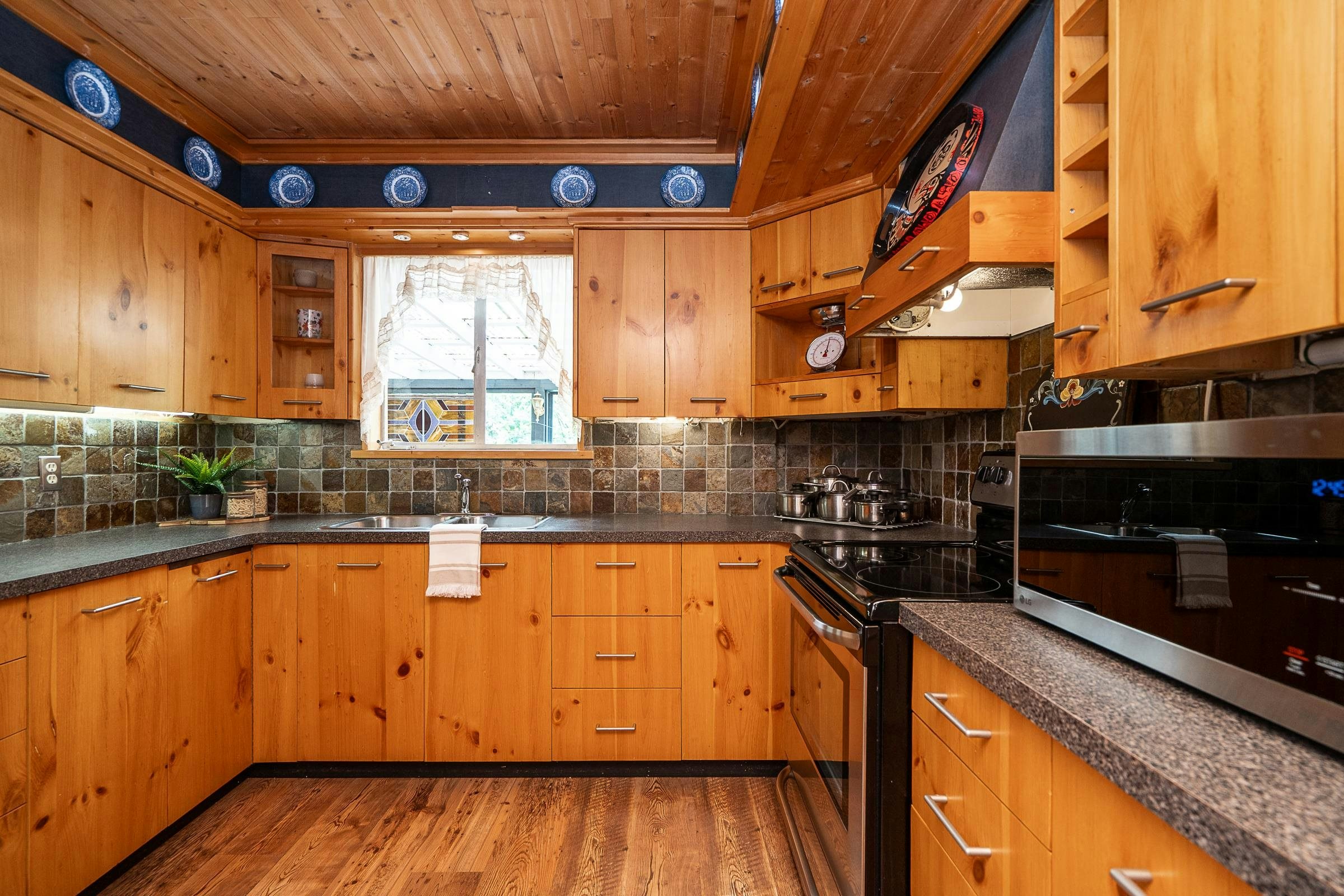 3554 Hastings Street, Port Coquitlam, BC, V3B 4N4 - 8