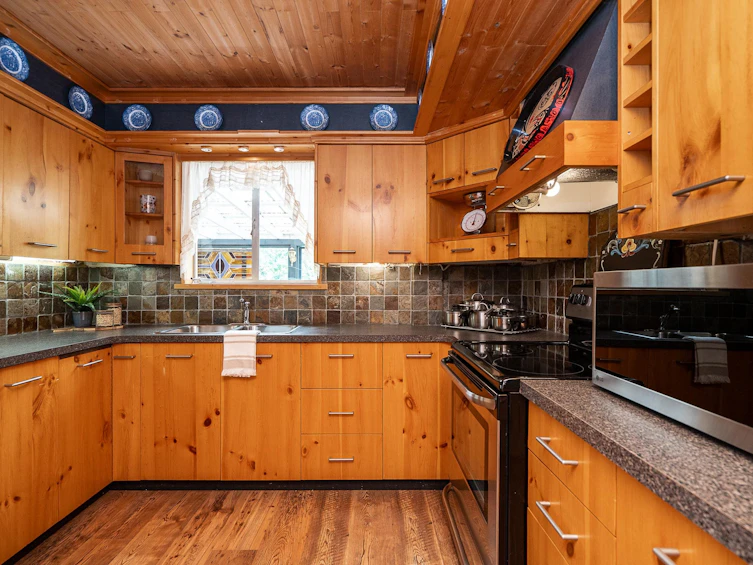3554 Hastings Street, Port Coquitlam, BC, V3B 4N4 - 8
