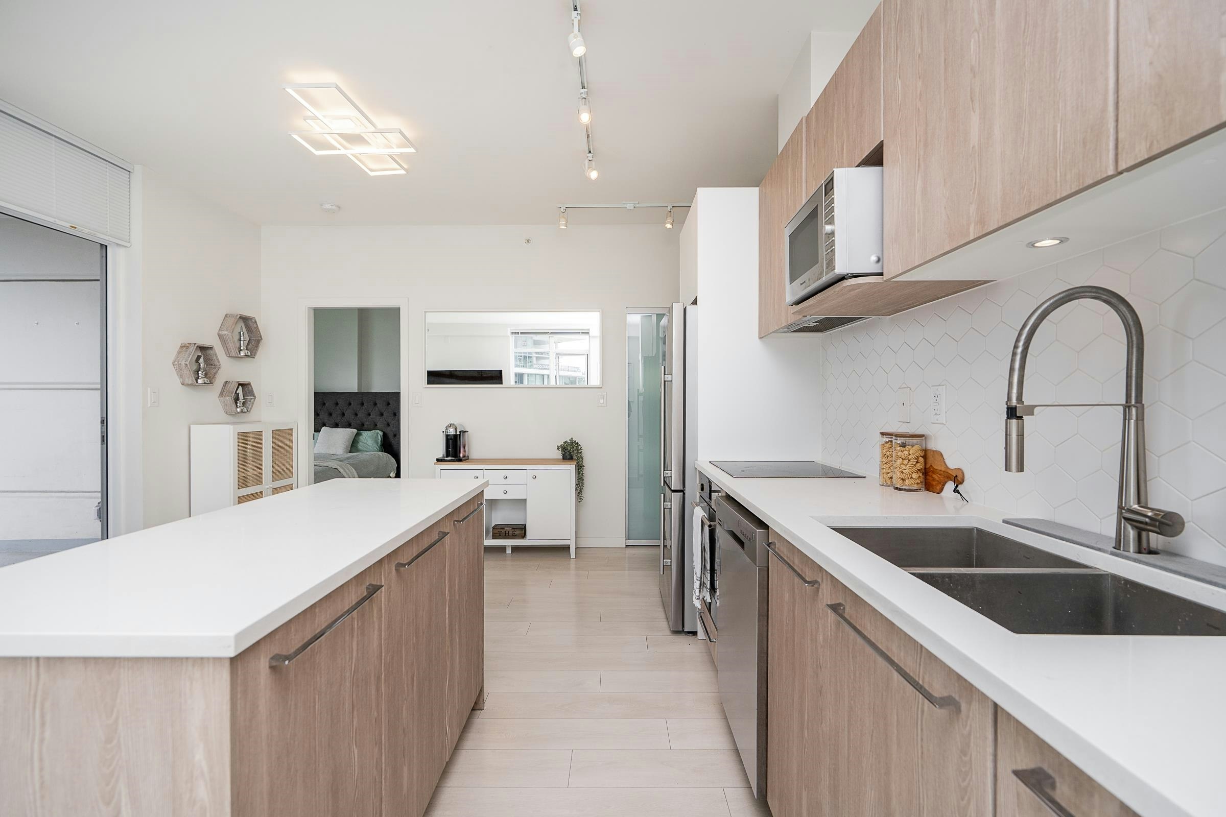 601-691 North Road, Burnaby, BC, V3J 0H9 - 6