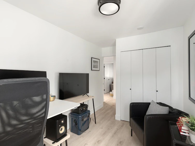 203-2272 Dundas Street, Vancouver, BC, V5L 1J8 - 16