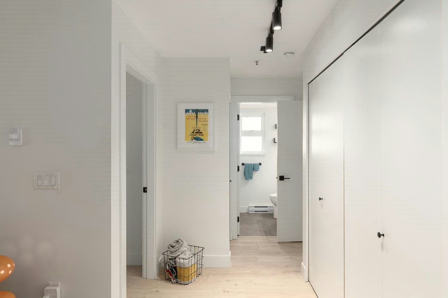 203-2272 Dundas Street, Vancouver, BC, V5L 1J8 - 11