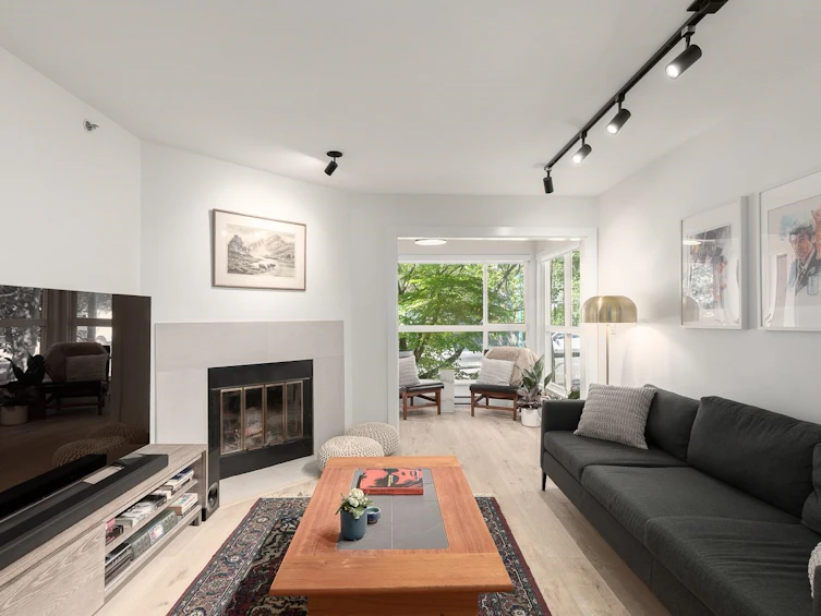 203-2272 Dundas Street, Vancouver, BC, V5L 1J8
