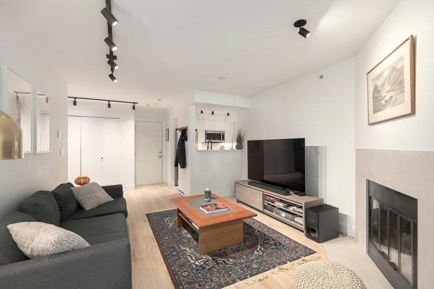 203-2272 Dundas Street, Vancouver, BC, V5L 1J8 - 3