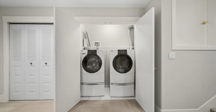 3998 W 32nd Avenue, Vancouver, BC, V6S 1Z3 - 32