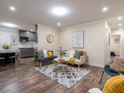 27036 28 Avenue - 5
