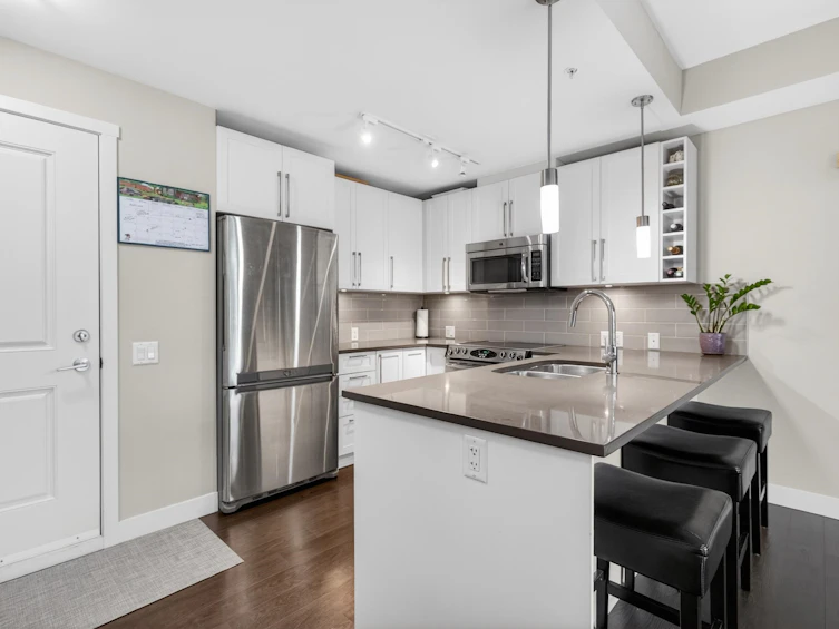 312-14358 60 Avenue, Surrey, BC, V3X 0G3 - 11