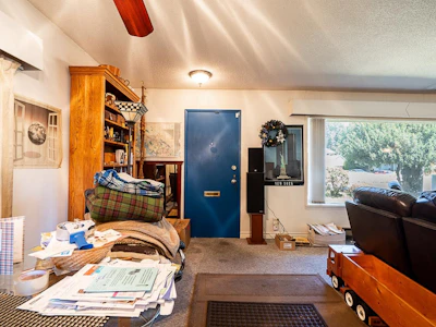 46688 Portage Avenue - 5
