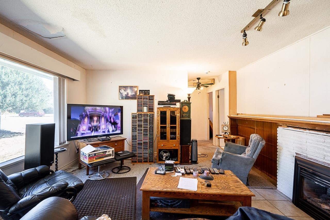 46688 Portage Avenue - 3
