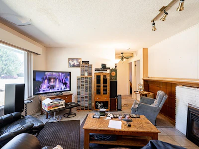 46688 Portage Avenue - 3
