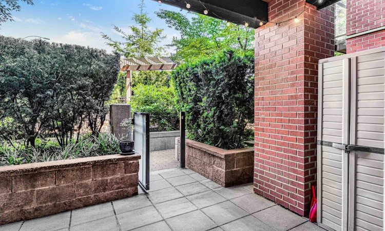 117-723 W 3rd Street