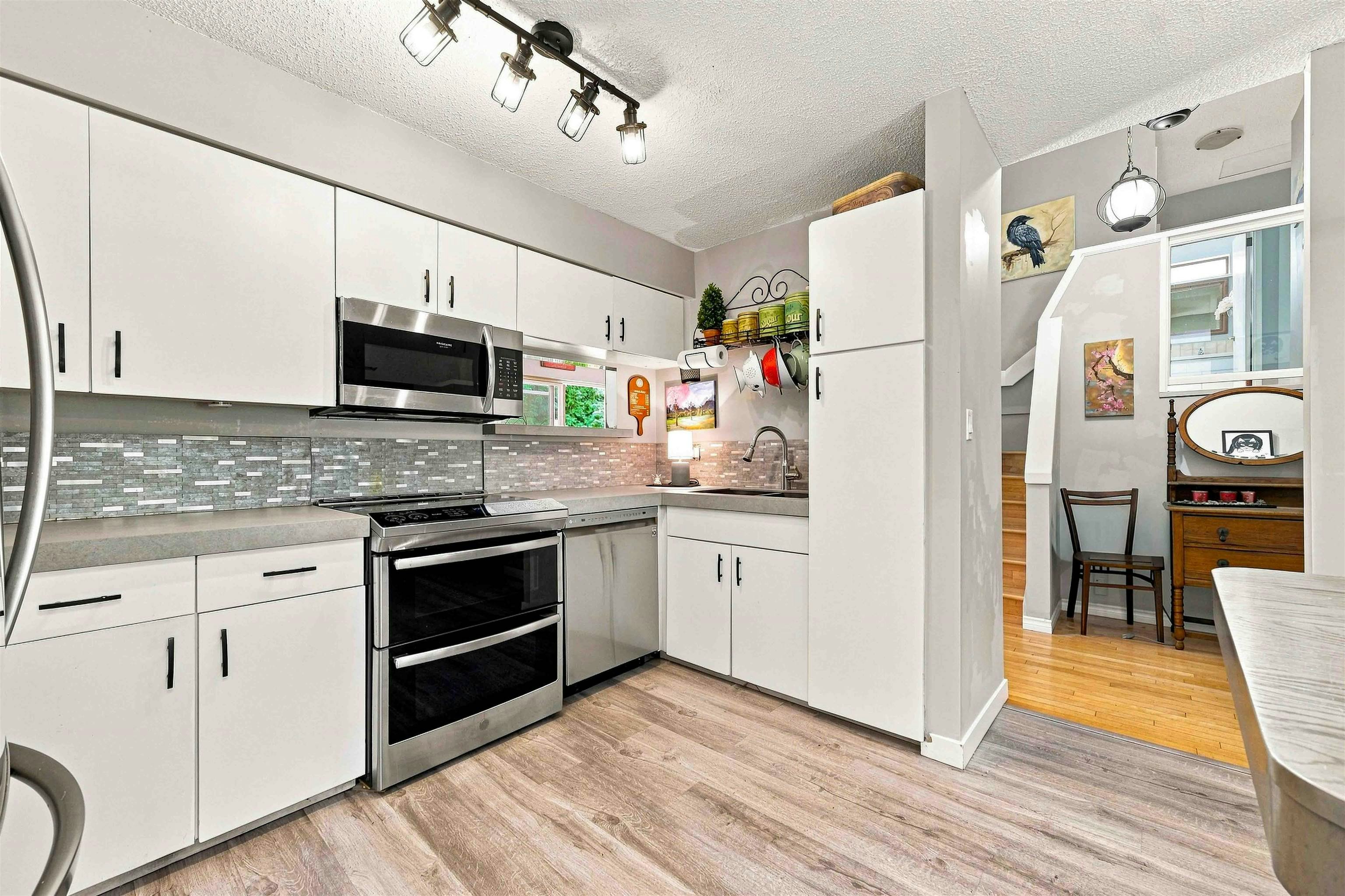 4698 Garden Grove Drive, Burnaby, BC, V5G 3V3 - 17