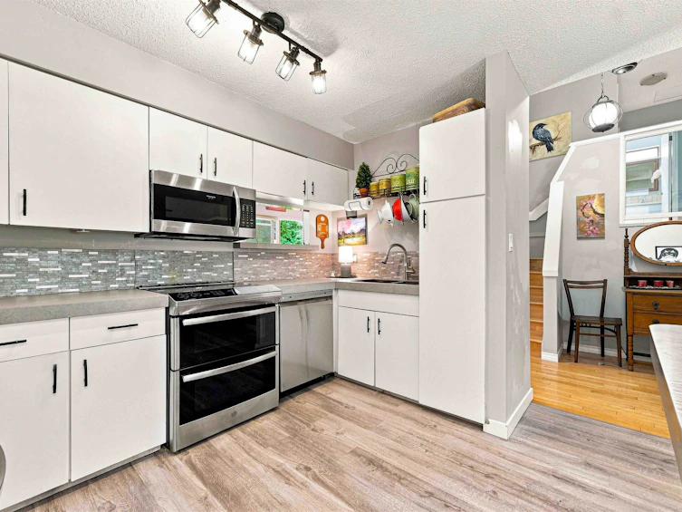 4698 Garden Grove Drive, Burnaby, BC, V5G 3V3 - 17