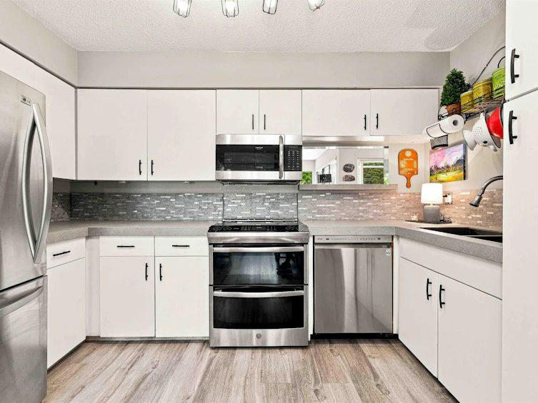 4698 Garden Grove Drive, Burnaby, BC, V5G 3V3 - 16