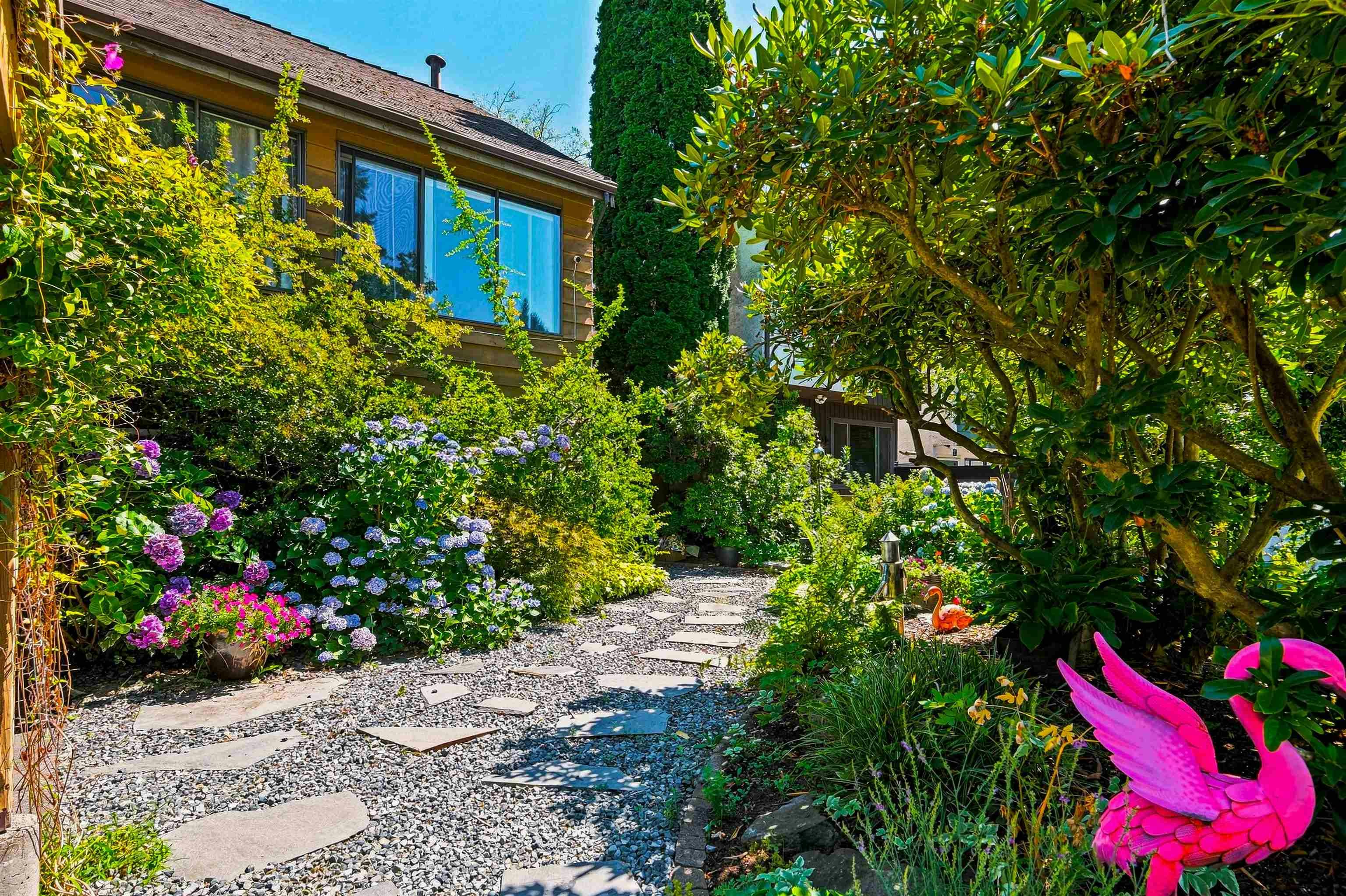 4698 Garden Grove Drive, Burnaby, BC, V5G 3V3 - 36