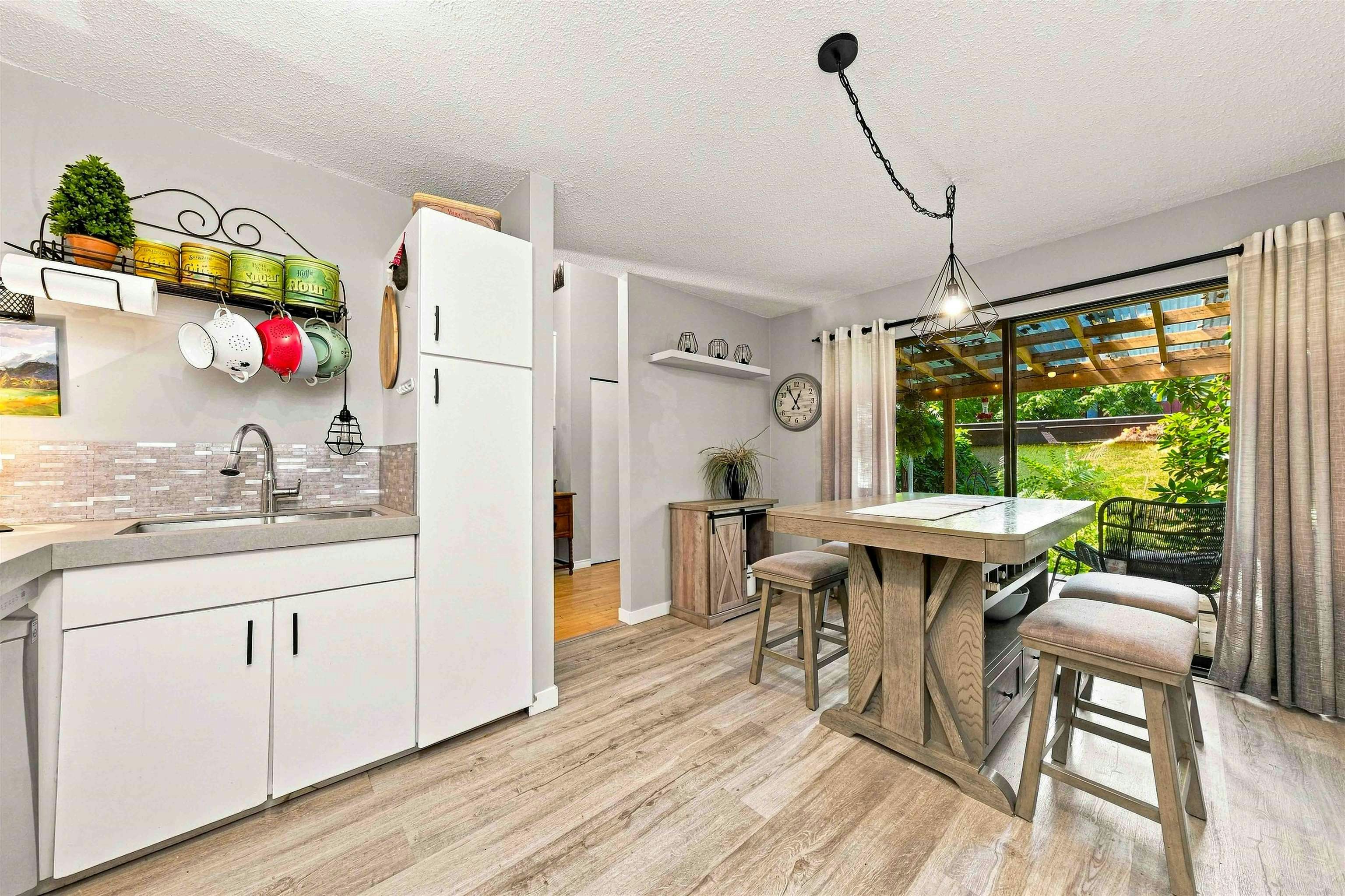 4698 Garden Grove Drive, Burnaby, BC, V5G 3V3 - 18