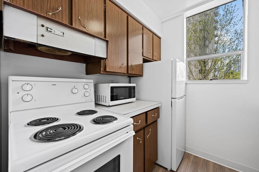 203-1250 Burnaby Street, Vancouver, BC, V6E 1P5 - 6