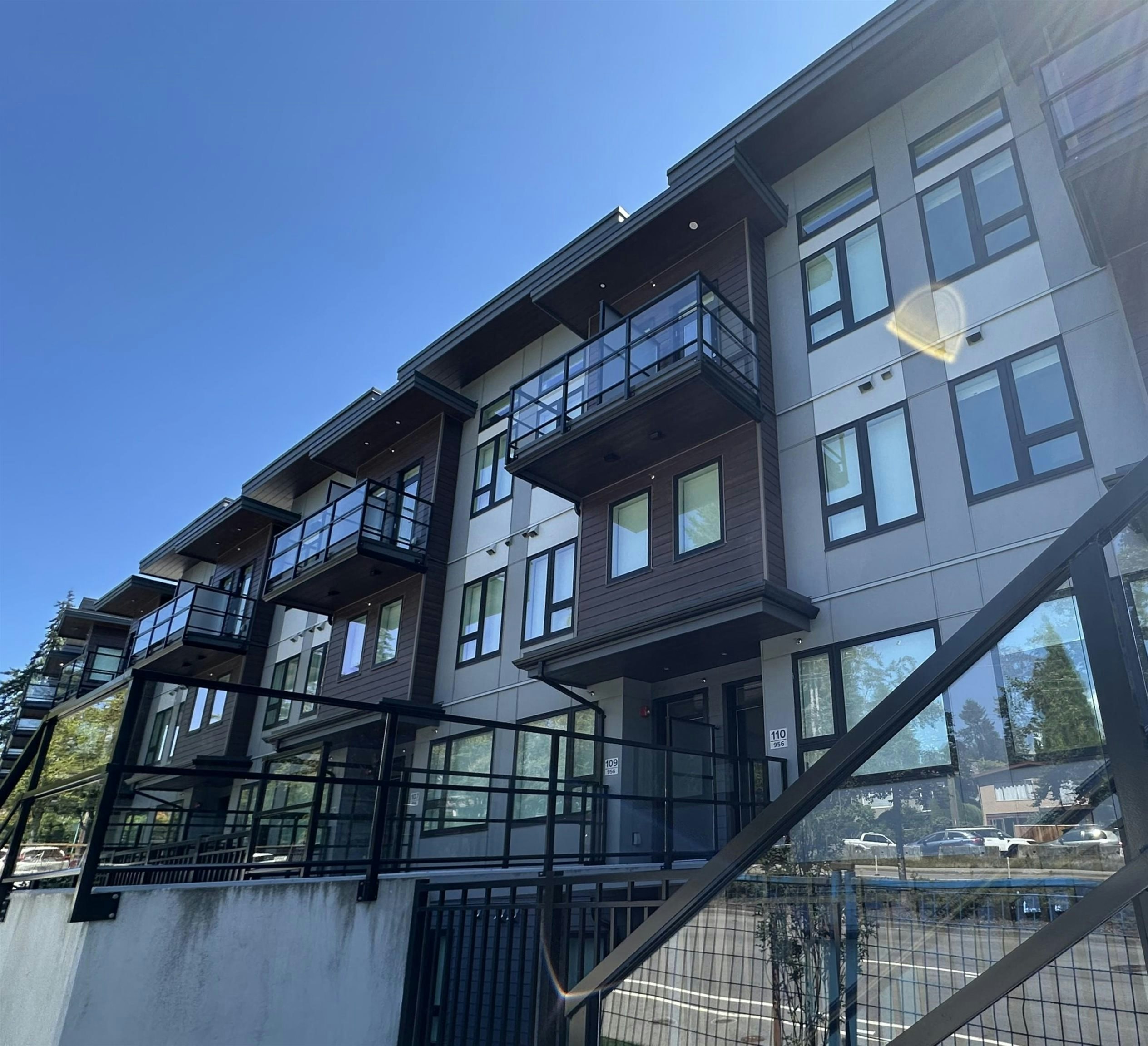 938 Lytton Street, North Vancouver, BC, V7H 2T1 - 2