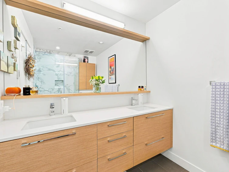 401-1327 Draycott Road, North Vancouver, BC, V7J 1W1 - 14