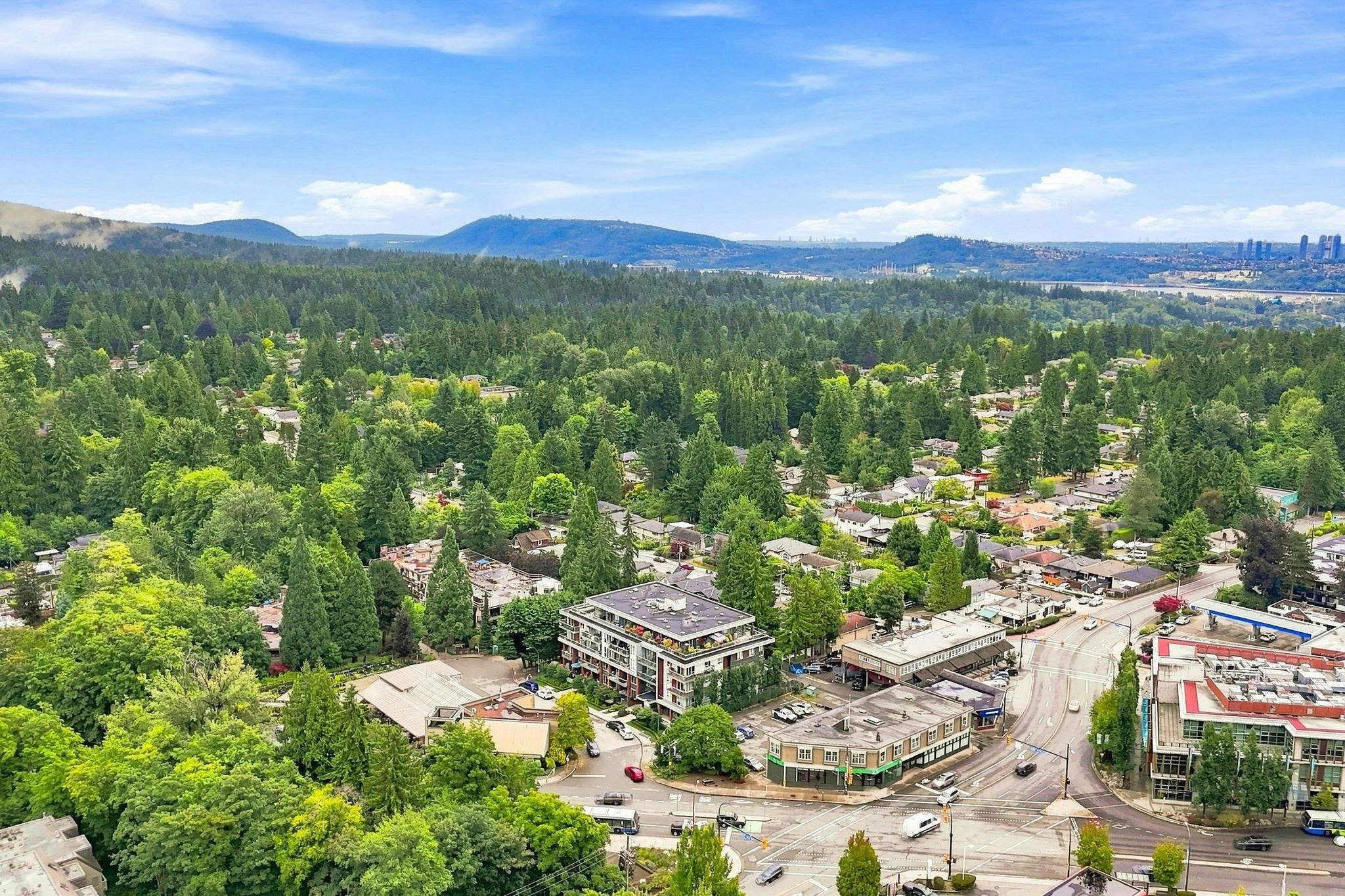 401-1327 Draycott Road, North Vancouver, BC, V7J 1W1 - 30